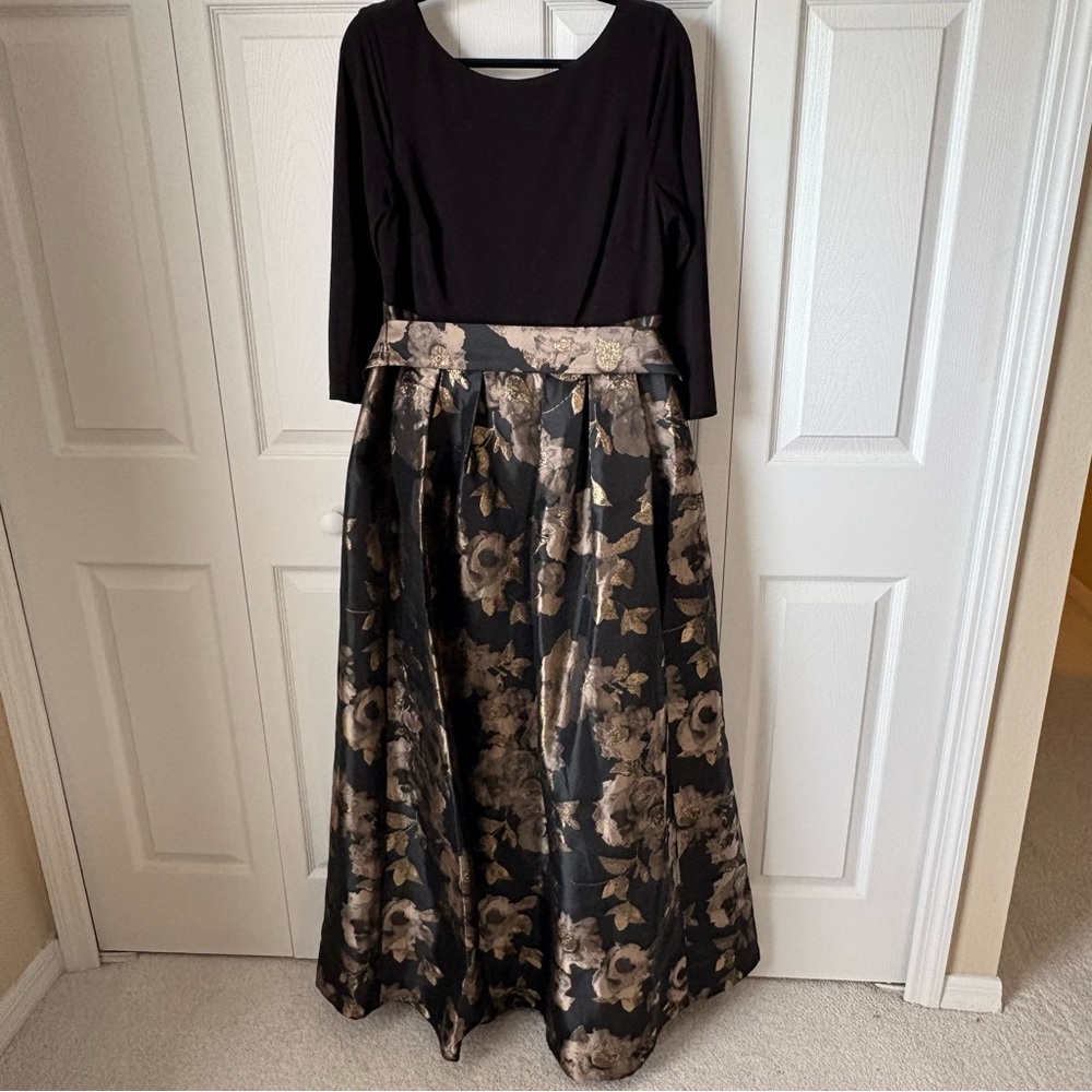 Elegant Black and Gold Floral Ball Gown - Picture 2 of 6